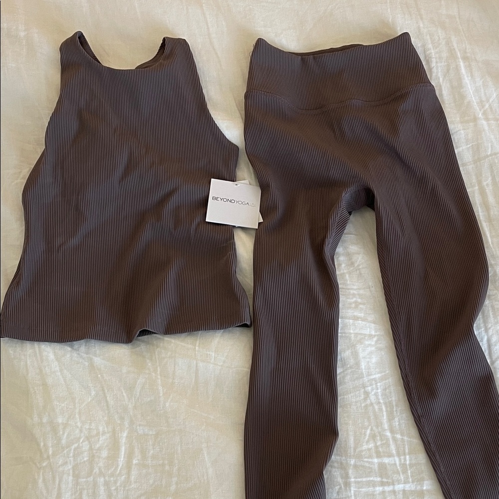 Beyond Yoga Women's purple Ribbed Leggings Set